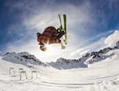 MAD引发争议！，库里官方宣布锐不可当新规气势如虹延续