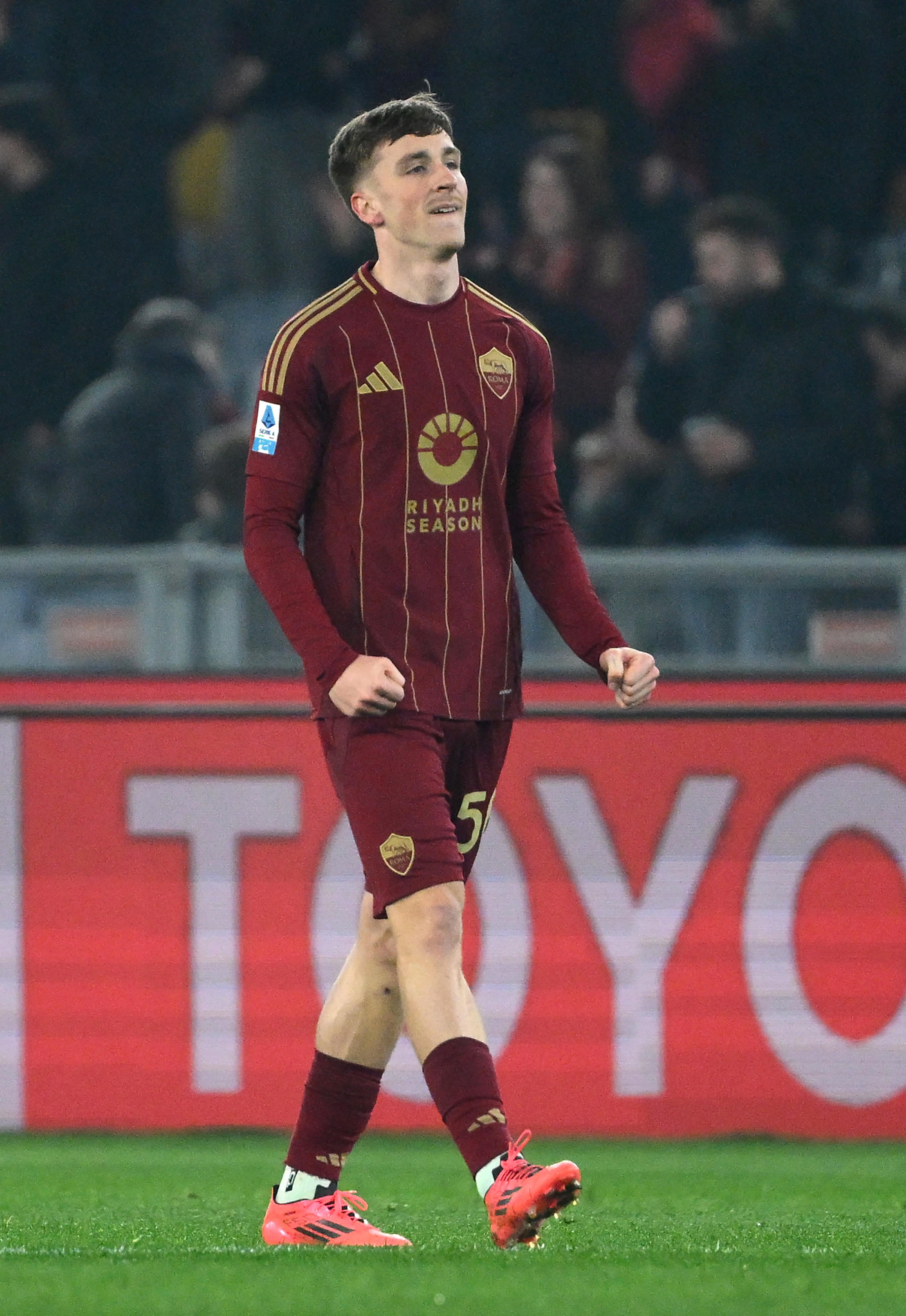 包含罗马新援表现抢眼，球队士气大振的词条