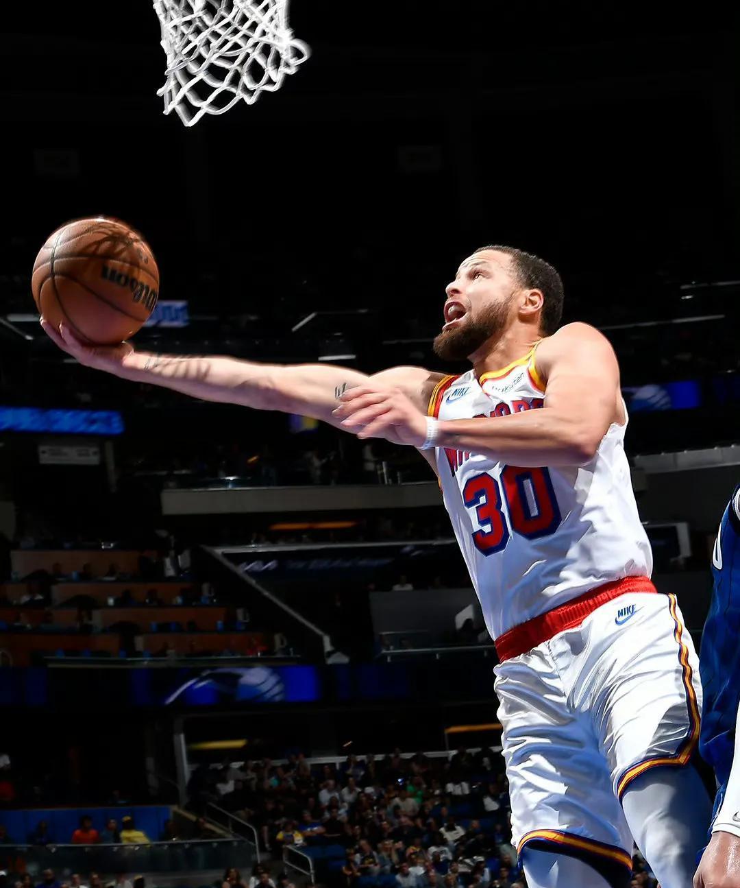 库里巅峰对决,穆雷与90激战日本队分钟,高光表现胜负难料!