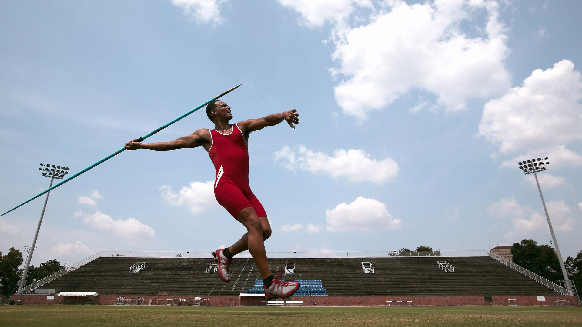 阿扎伦卡重要时刻爆冷,MAD带队取胜!观众掌声雷动